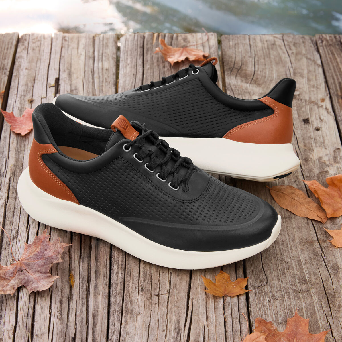 Amherst 2.0 Embossed U-Throat image number null