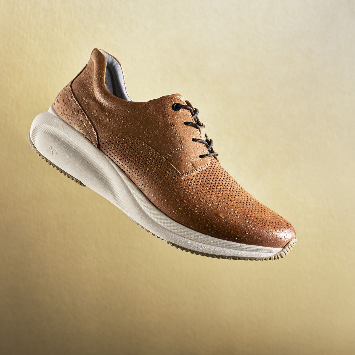 XC4&reg; TR3-Luxe Hybrid image number null